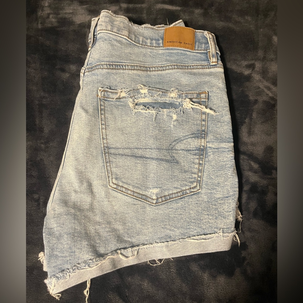 AE strigid super high-waisted ripped relaxed denim short